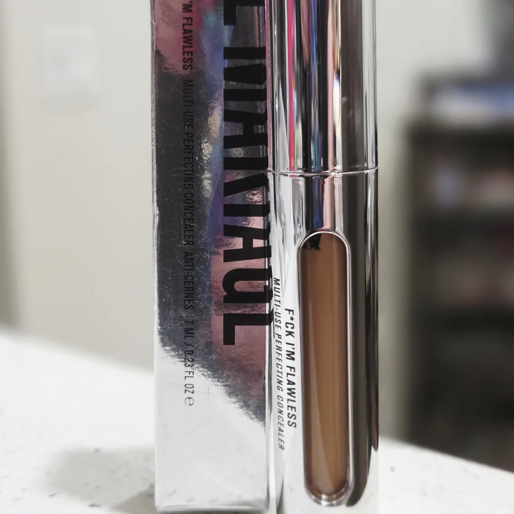 Il Makiage F*ck Im Flawless Multi-Use Perfecting Concealer - 3.5